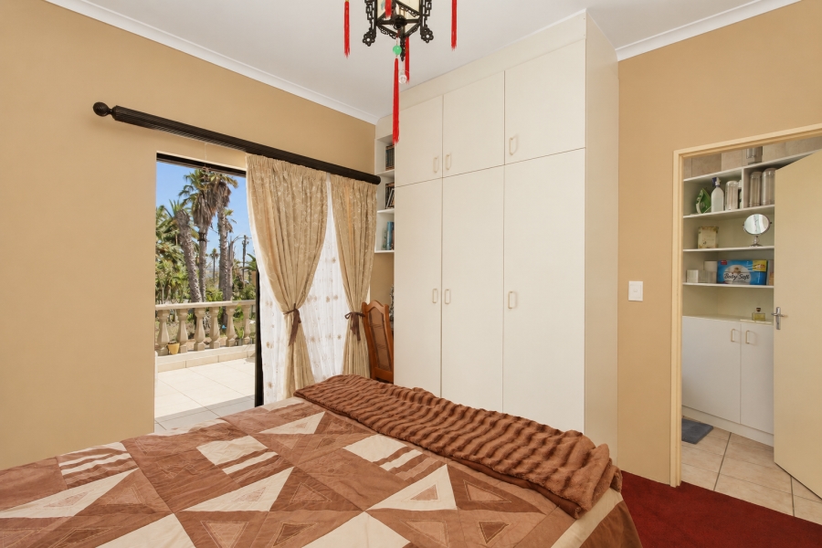 6 Bedroom Property for Sale in Sunset Beach Western Cape